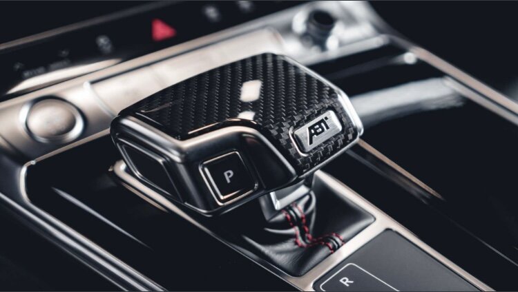 Карбоновая накладка на селекторе кпп.