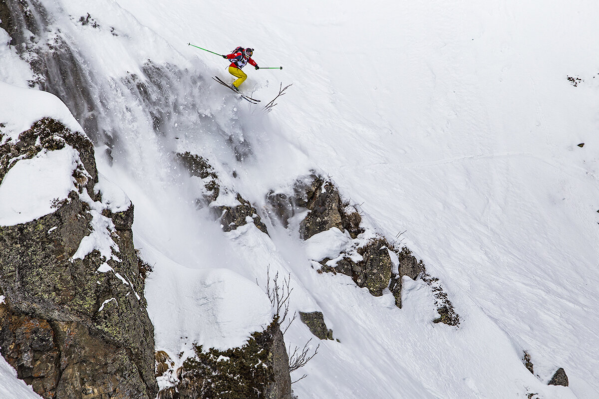 Соревнования Rosa Khutor Freeride Contest. Райдер: Идрис Узденов, фото: Алексей Заводский