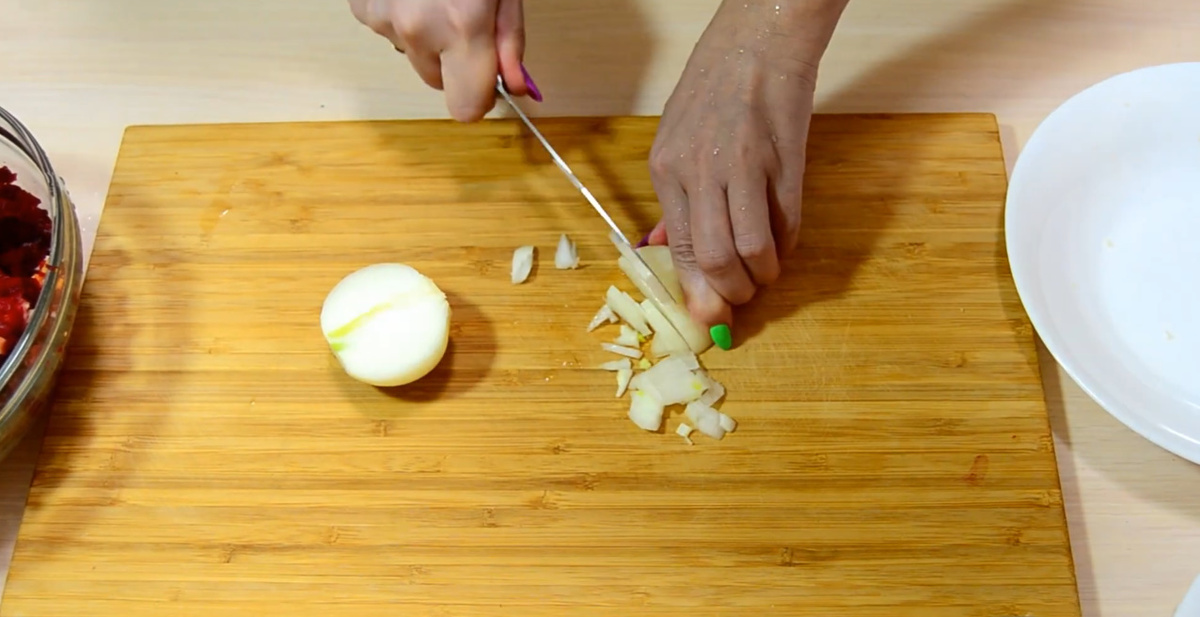 лук кубиками