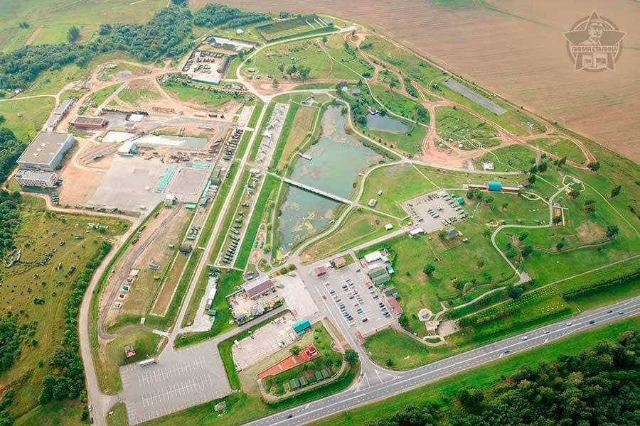 Историко-культурный комплекс «Линия Сталина» был создан к 60-летию Победы советского народа в Великой Отечественной войне и открыт 30 июня 2005 года в память о защитниках рубежей Минска. Идея создания уникального памятника принадлежит благотворительному фонду помощи воинам-интернационалистам «Память Афгана»