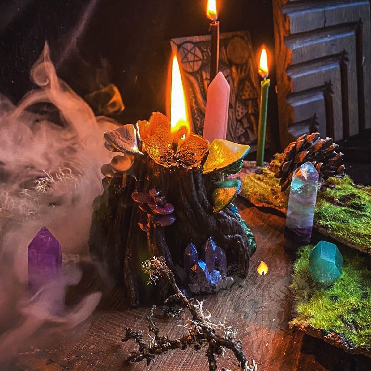 https://blackcandle.ru/magicheskie-svechi/figurnye-svechi/lesnoe-sokrovishe-svecha-ritual-figurnaya-voskovaya