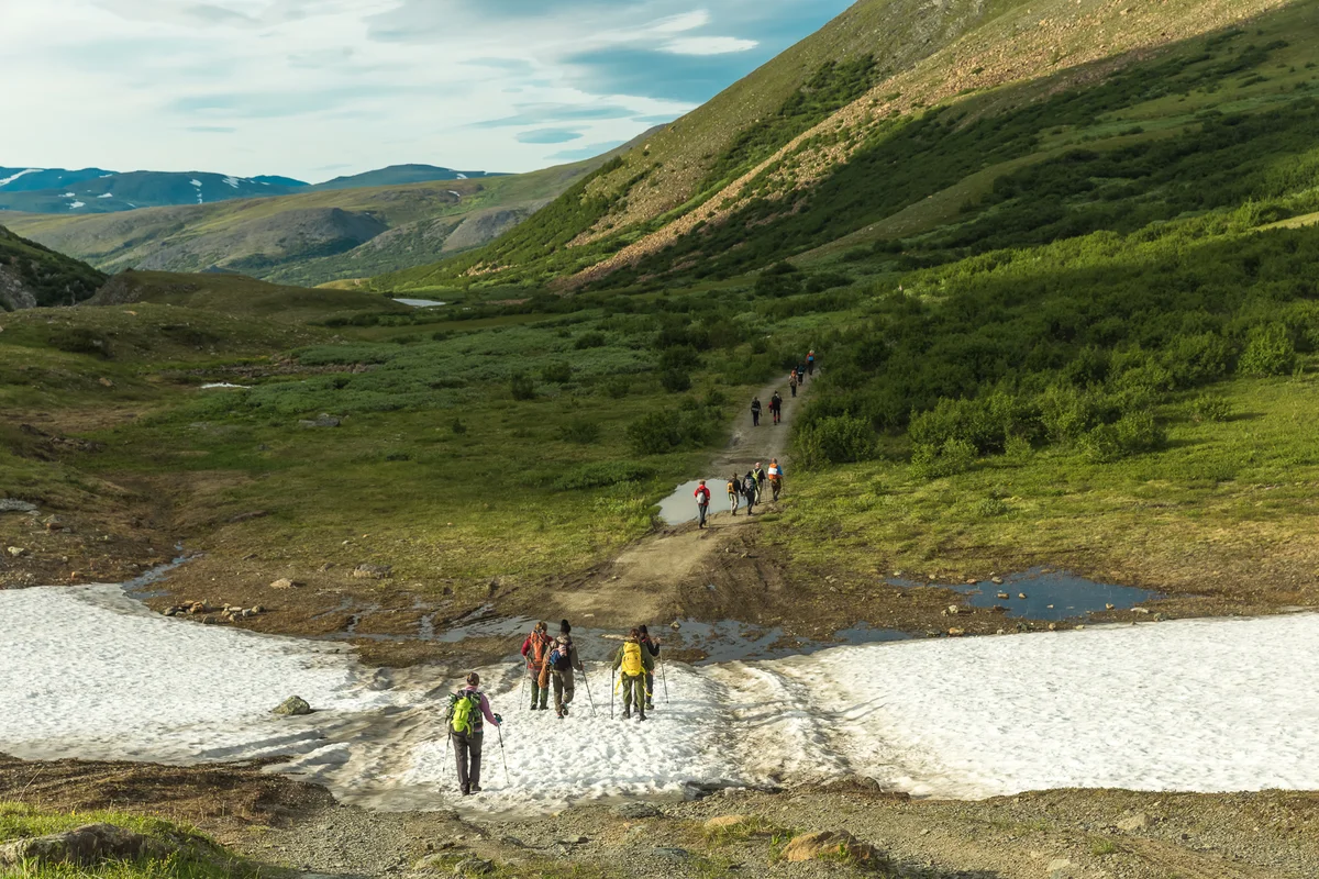 На Полярном Урале кого только ни встретишь: одиночек, отправившихся за уединением, группы туристов и альпинистов, ученых