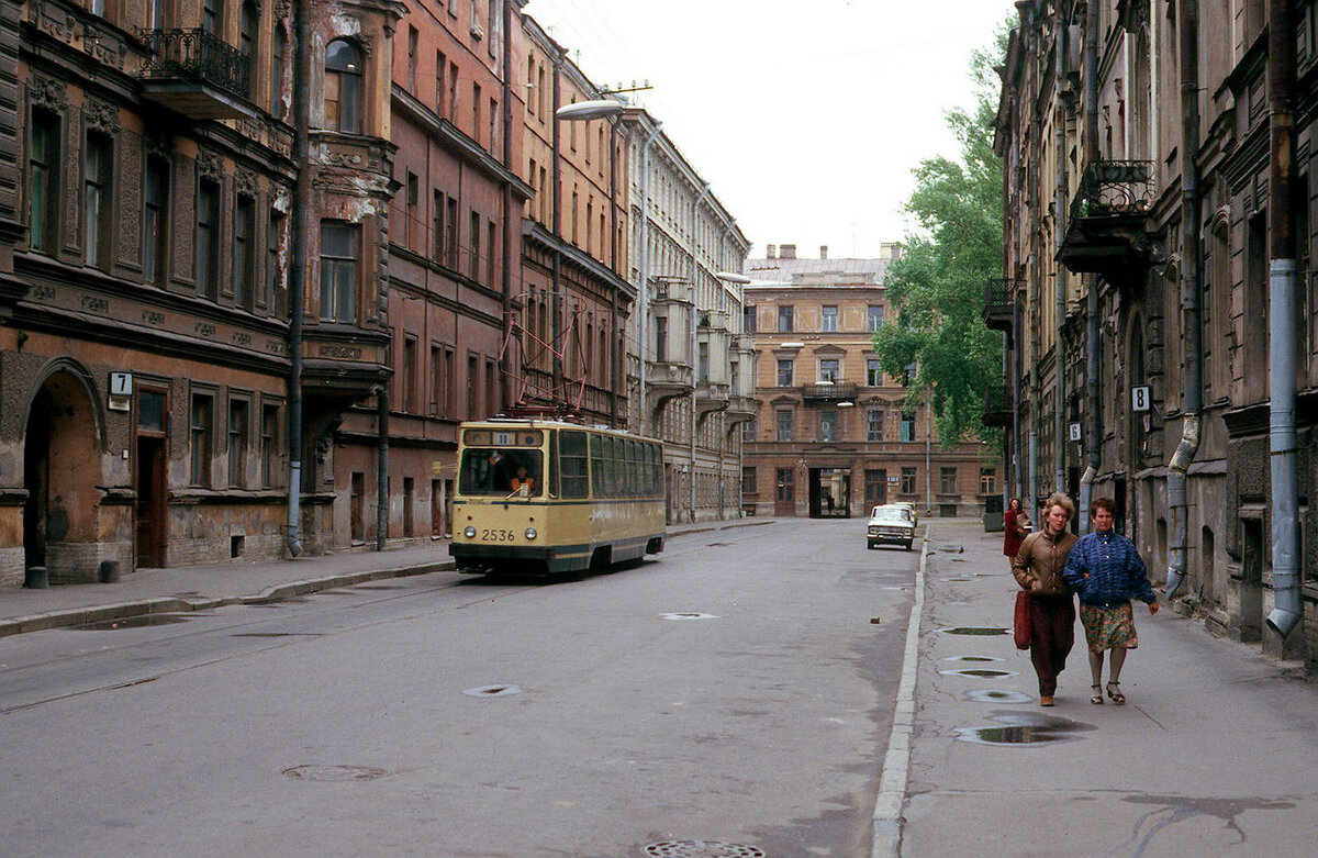 Санкт петербург ретро. Дмитровский переулок Санкт-Петербург. Дмитровский переулок трамвай. Стремянная улица Санкт-Петербург. Трамвайный переулок Санкт-Петербург.