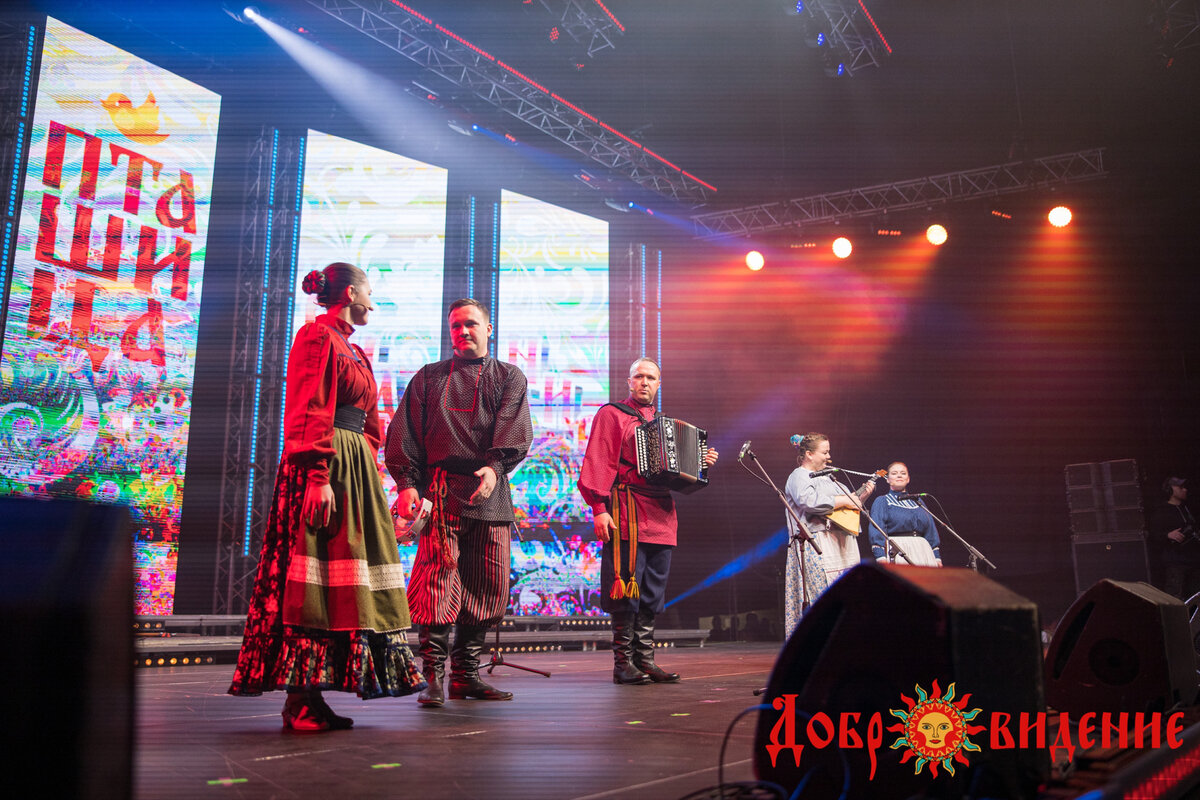 Ансамбль "Пташица" на Международном фестивале народной песни "Добровидение" | СИБУР АРЕНА г. Санкт-Петеребург