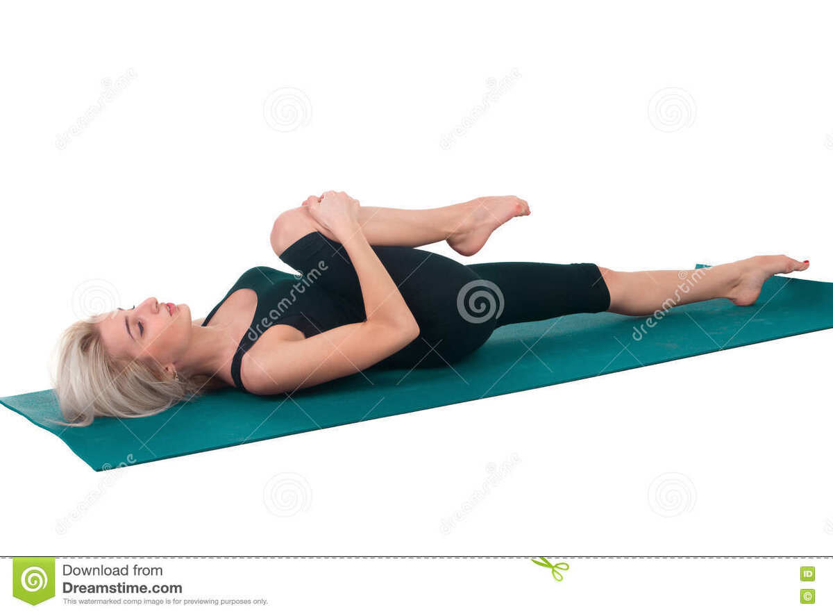 Упражнение сгибание ног лежа на спине