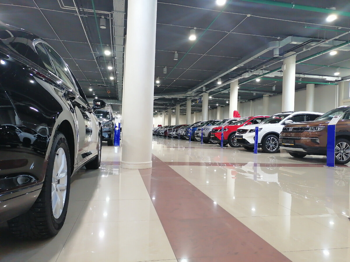 Количество машин явно превышает количество желающих купить