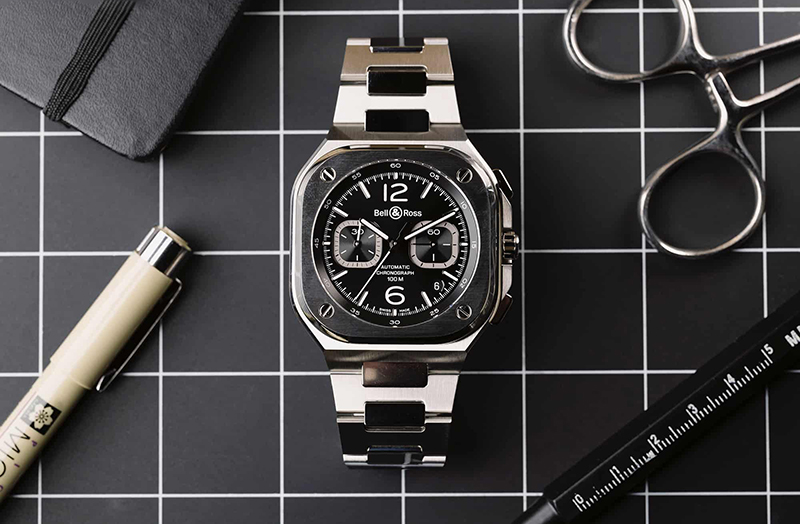 Хронограф Bell & Ross BR 05 в стальном корпусе с интегрированным браслетом*