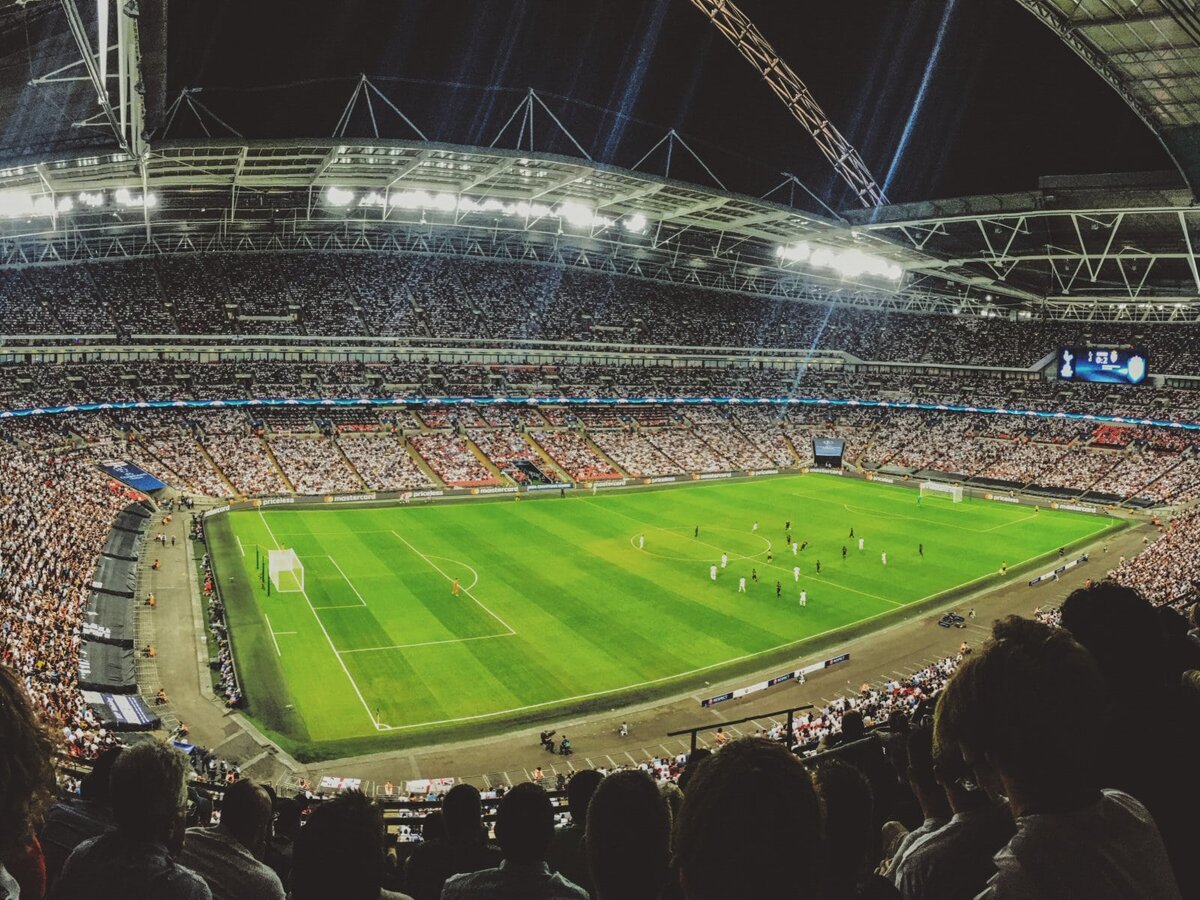 Начало футбольного матча