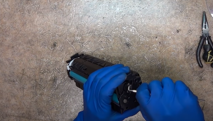 Фото 6. Снимаем боковую крышку