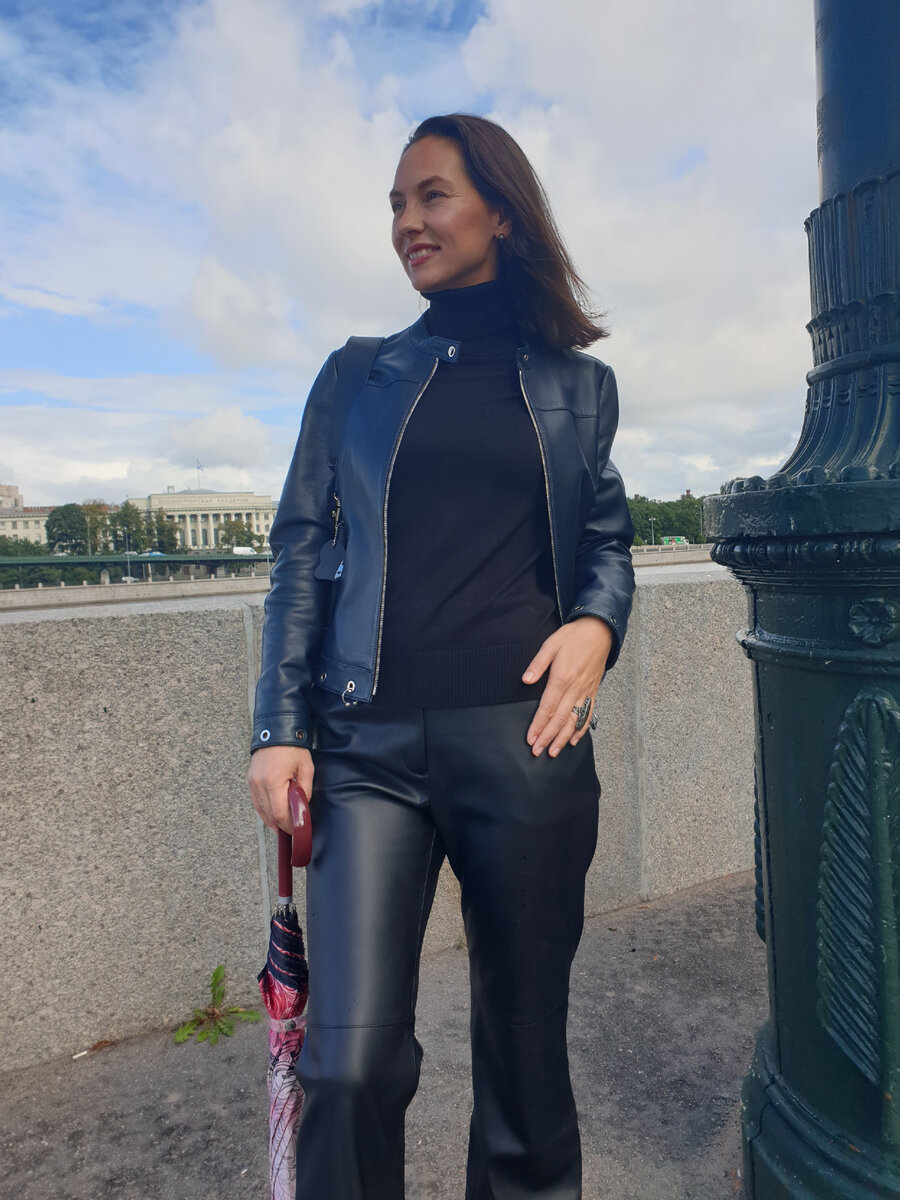 Привет😊 Меня зовут Екатерина, добро пожаловать на мой канал. Здесь вы обязательно найдете интересные статьи на тему моды, стиля и трендов, которые можно носить в обычной жизни. Также немного пишу о бьюти-уходе, т.к. есть, что полезного рассказать по этой теме. На канале дружественное сообщество, свободно обмениваемся мнениями в комментариях. Присоединяйтесь😉