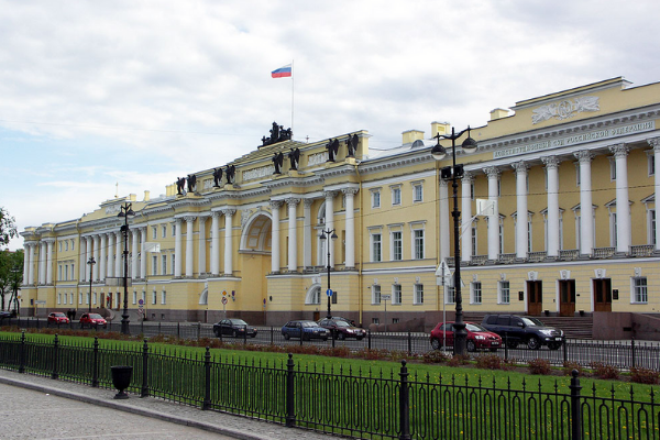 Здания Сената и Синода