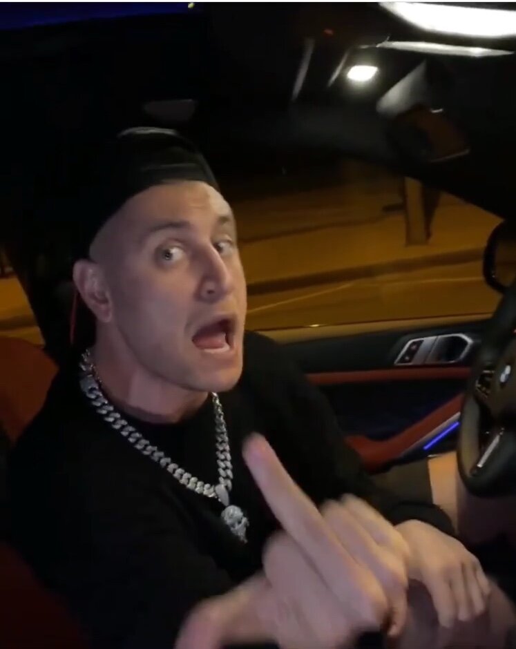 Скрин из видео: Dava_m