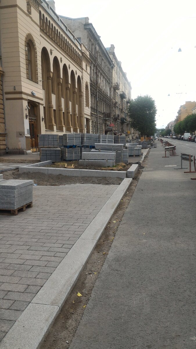 Родная для каждого москвича плиточка