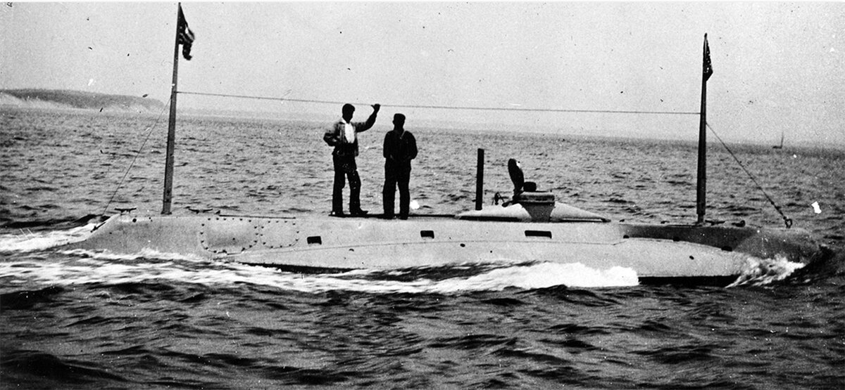 USS Holland (SS 1), 1900