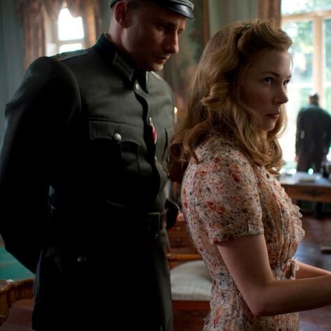 Французская сюита, кадр из фильма, фото с сайта https://www. kinopoisk.ru