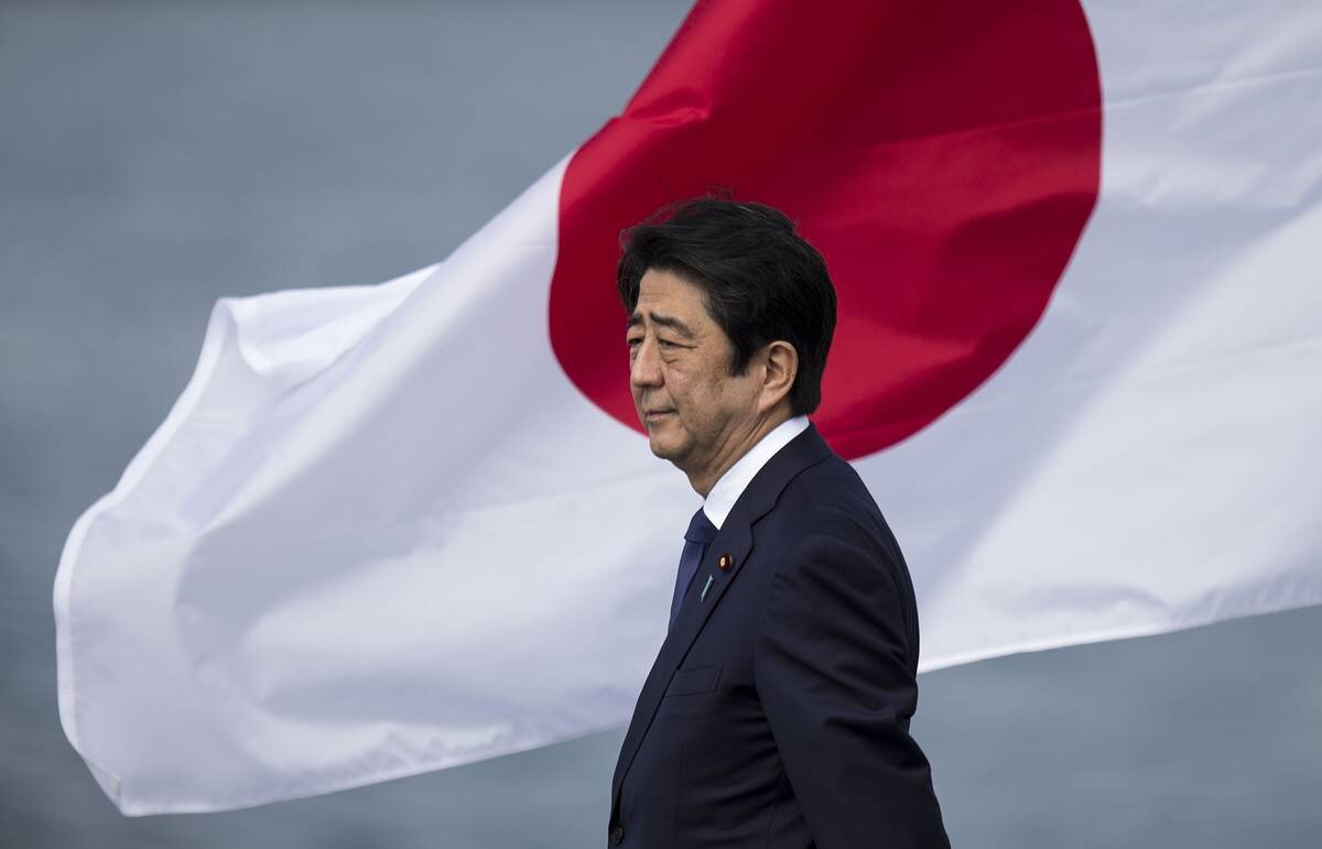 Си́ндзо А́бэ 57-й Премьер-министр Японии в 2006—2007 годах, и действующий на втором сроке Премьер-министр Японии с 26 декабря 2012 года.