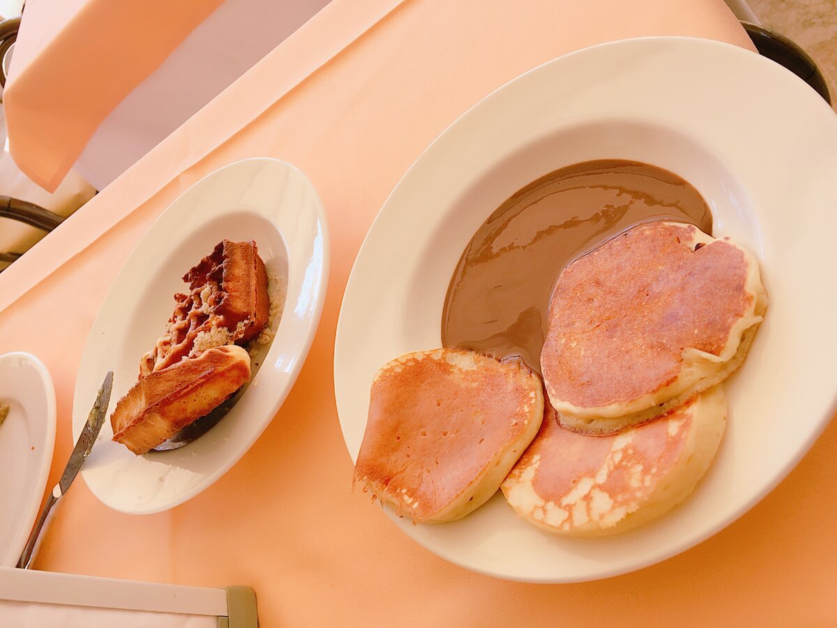 Вкуснейшие панкейки с нутелой и бельгийские вафли на завтрак