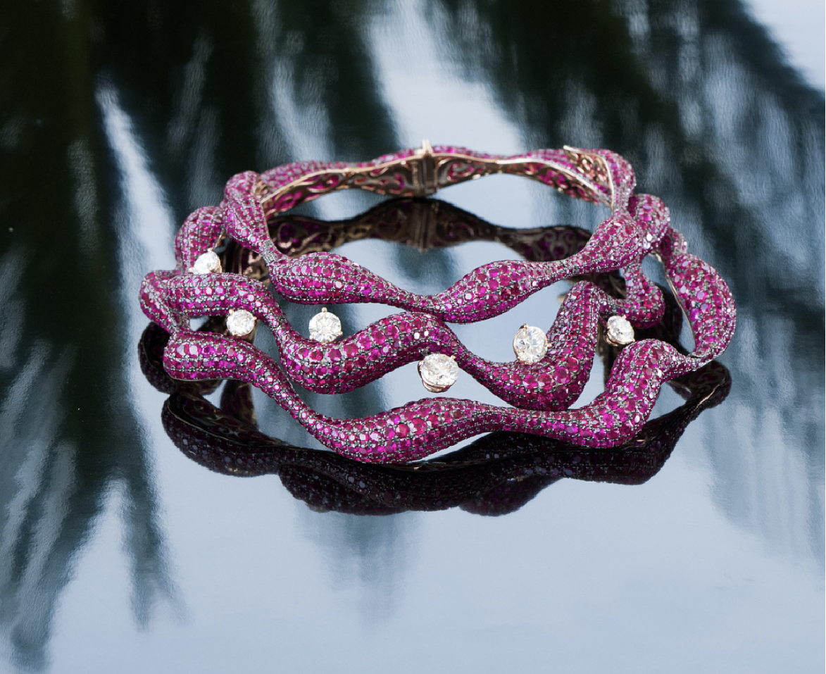 Рубиновое колье De Grisogono: рубины, бриллианты в круглой огранке, розовое 18к золото.