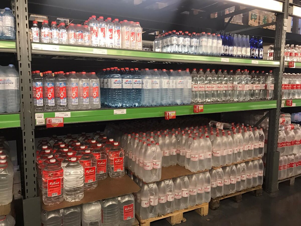 Стеллаж с водой