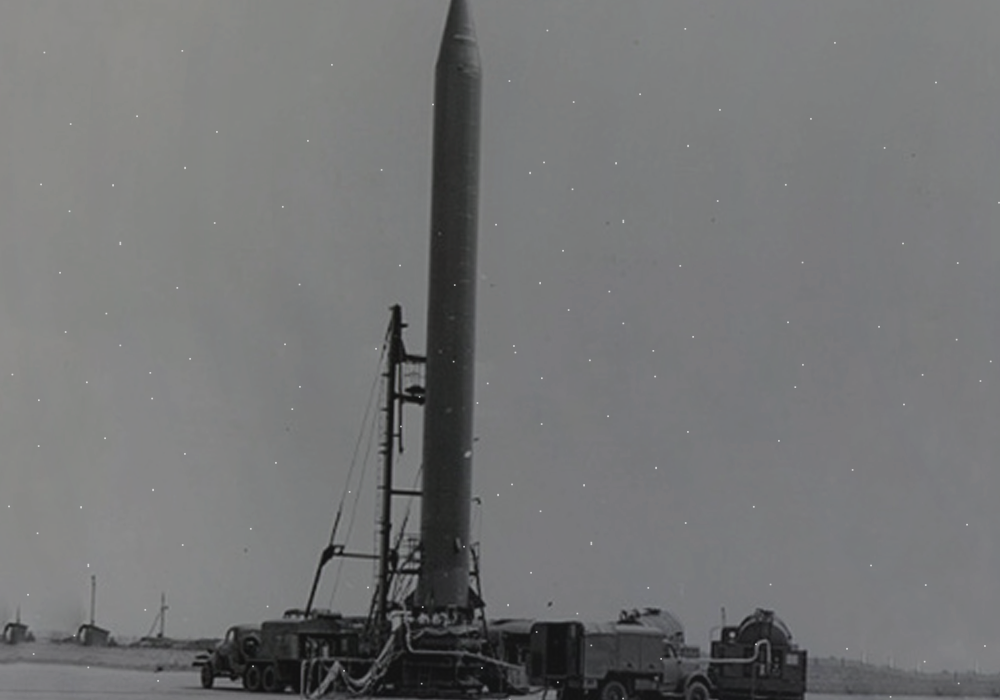 Баллистическая ракета перед стартом