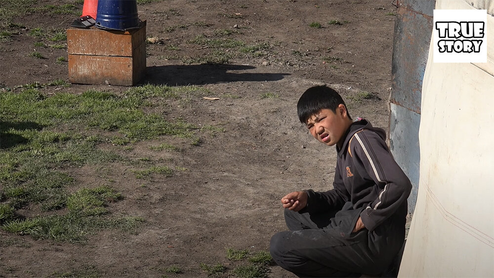 Кто нанял таджиков. Таджик подросток. Таджикские дети бедные. Таджики в Таджикистане. Мальчик таджик.