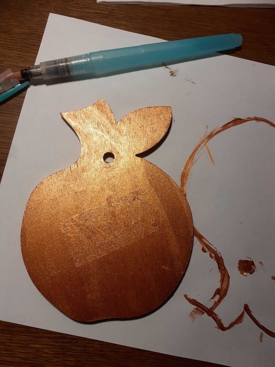 Кисть - китайская с резервуаром для воды, купленная на Али. Кстати, очень удобная.