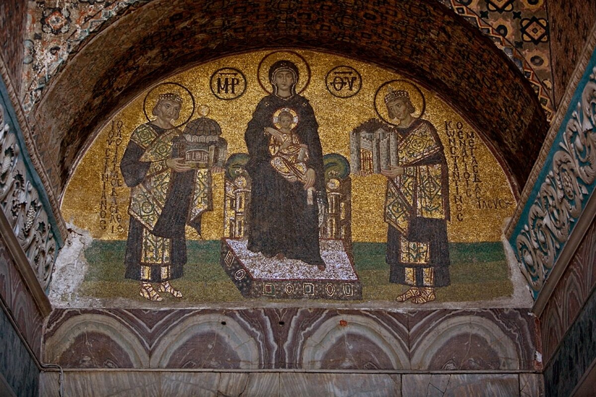 Фреска с изображением основателя собора  императора Юстиниана, в Святой Софии. 