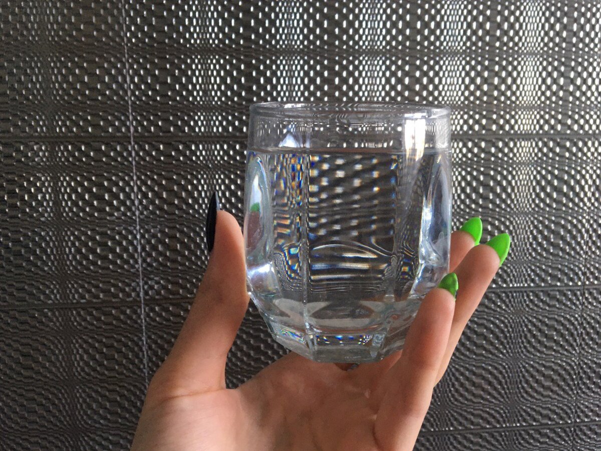 Выбирайте специально красивую посуду и бокалы. 