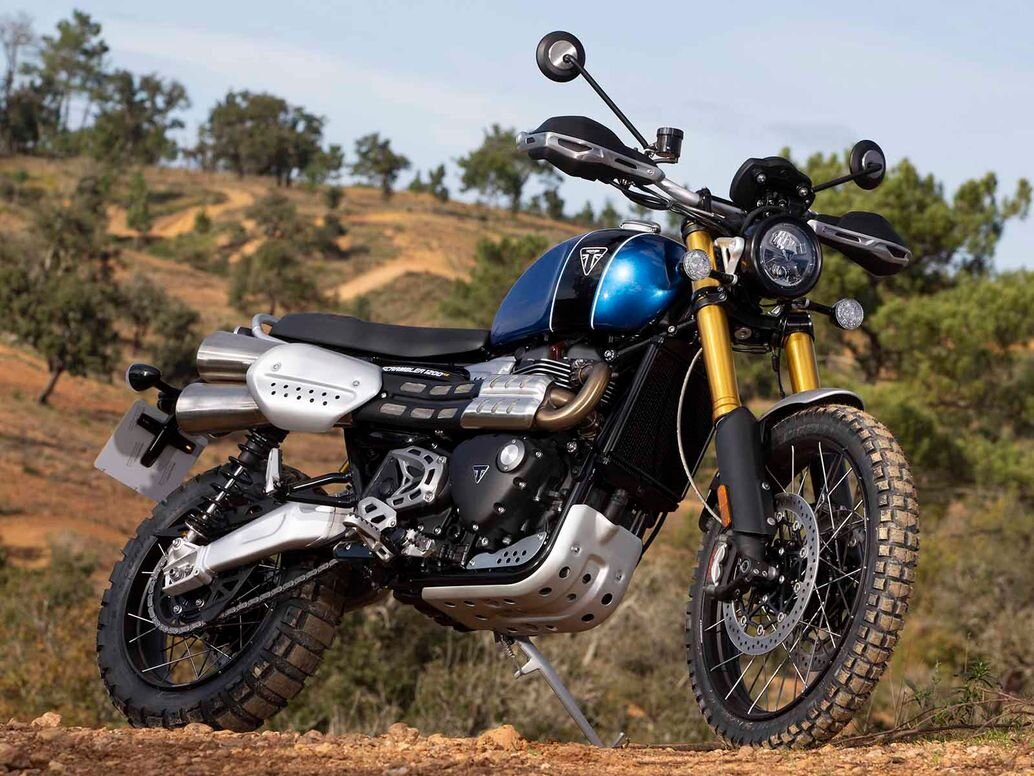 Scrambler 1200 Triumph с пилотом