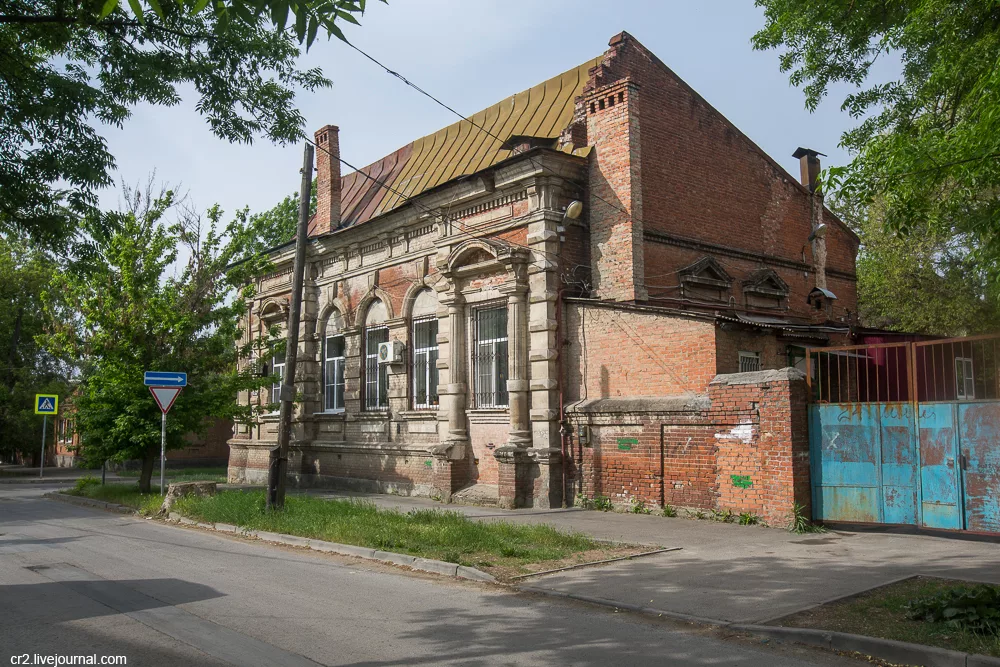 Город нахичевань на дону. Нор-Нахичевань Ростов на Дону. Архитектура Нахичевань Ростов на Дону. Ростов на Дону здания в Нахичевани. Дворы Нахичевань.