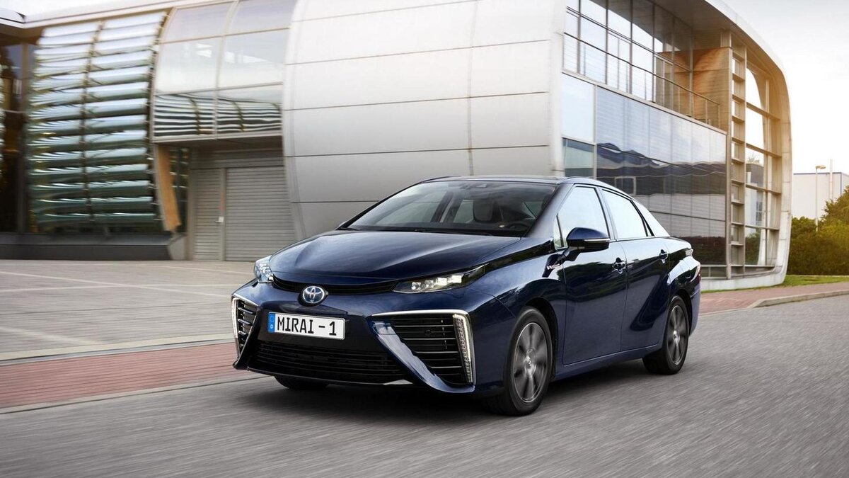 Фотография: Toyota Mirai  первое поколение 