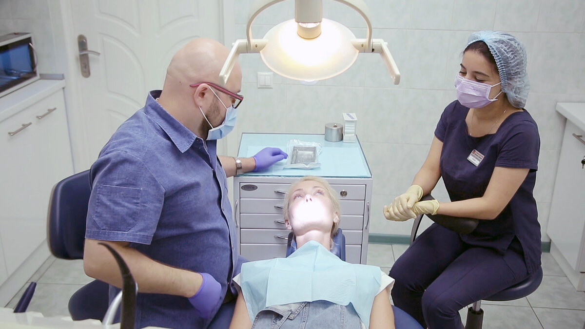 Консультация стоматолога клиники "Имплант Эксперт" после удаления зуба