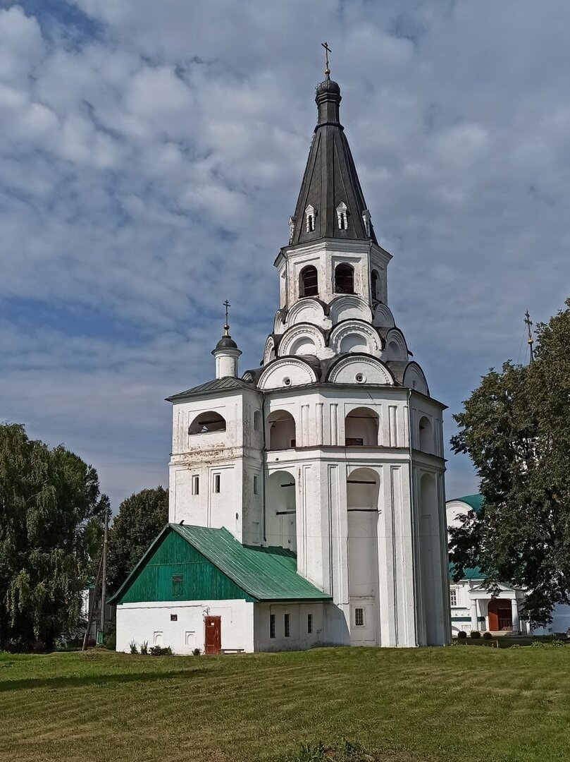 Листай галерею