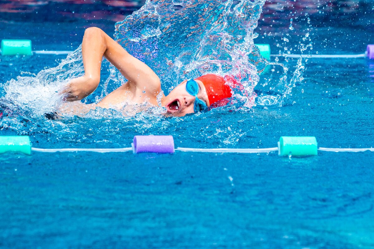 Swimming fastest. Хобби плавание. Хорошего плавания. Воднолыжный спорт в бассейне. Премьер спорт бассейн.