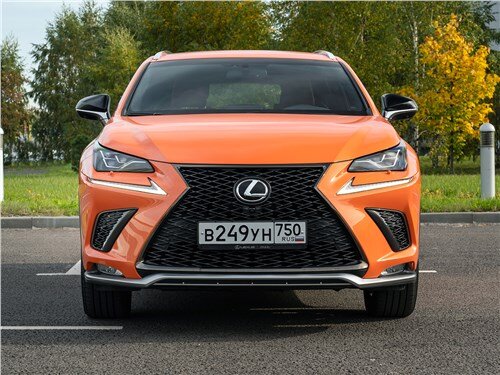 Фото Lexus NX - вид спереди