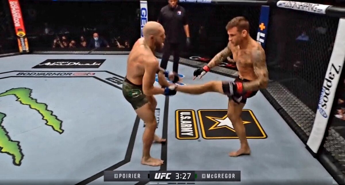 Второй раунд: Конор прихватывает ногу Пуарье!