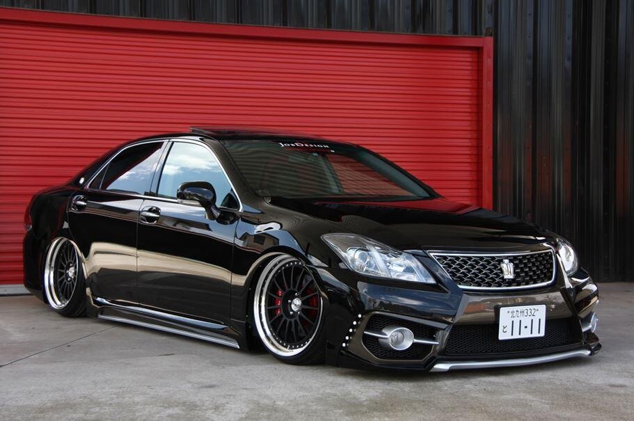 Toyota Crown s210 stance