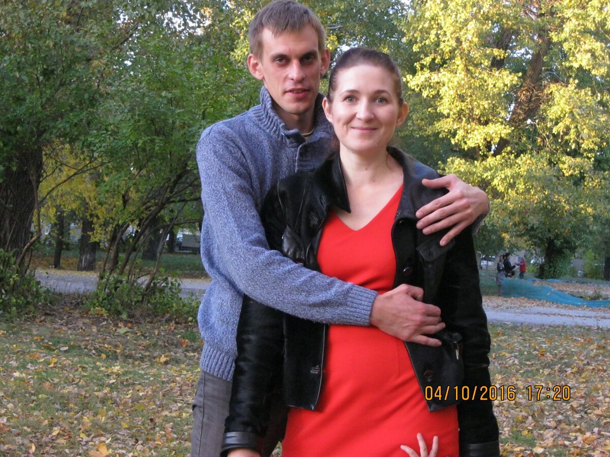 Когда то очень сильно к себе прижимал..... 