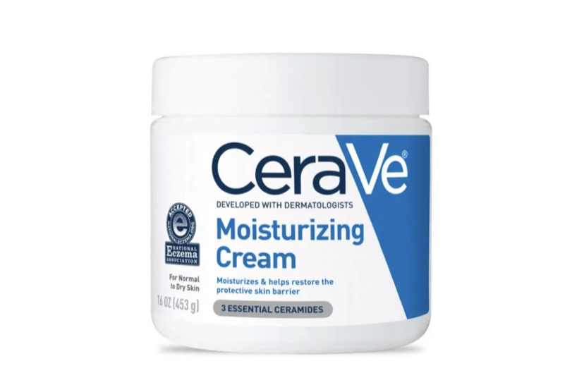 Это отличный выбор увлажняющего крема, - сказал Кинг.   Он содержит гиалуроновую кислоту, которая является мощным увлажнителем для увлажнения кожи, а также керамиды, которые удерживают эту влагу и восстанавливают и защищают кожный барьер.  Он [также] не вызывает комедонов, поэтому не забивает поры и не способствует образованию прыщей.