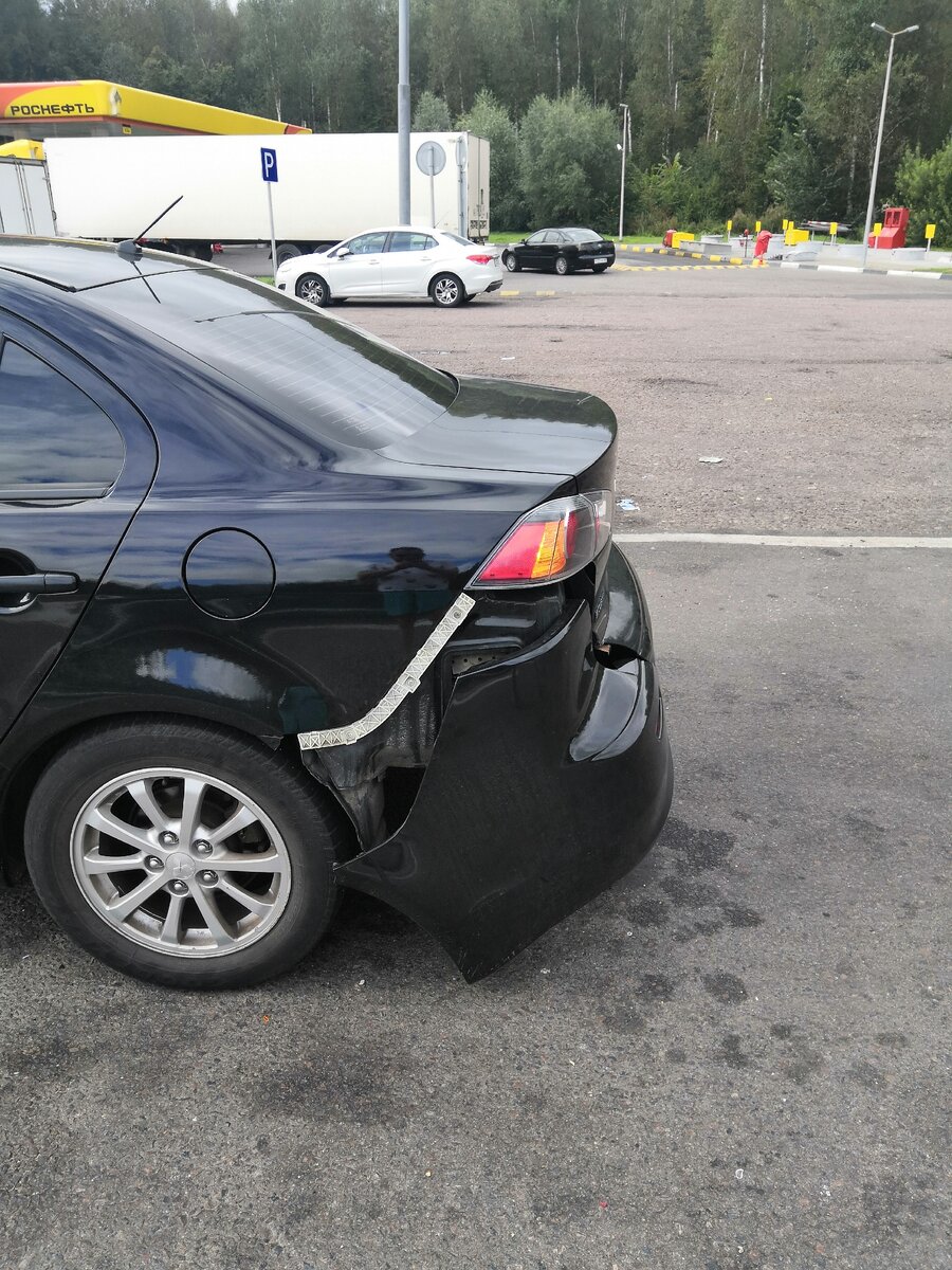 АЗС Роснефть, 30.08.2020г, близ города Ростов на Дону.