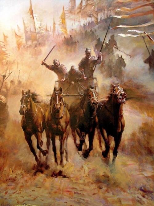 Боевые
Гремят колесницы,

Кони ржут
И ступают несмело.

Людям трудно
За ними тащиться

И нести
Свои луки и стрелы.

Плачут матери,
Жены и дети -

Им с родными
Расстаться не просто.

Пыль такая
На белом на свете -

Что не видно
Сяньянского моста.

И солдат
Теребят за одежду, -

Все дрожат
Перед близостью битвы, -

Здесь Мольба
Потеряла Надежду,

Вознося в поднебесье
Молитвы.

И прохожий,
У края дороги,

Только спросит:
"Куда вы идете?"

Отвечают:
"На долгие сроки,

Нет конца
Нашей страшной работе.

Вот юнец был:
Семье своей дорог,

Сторожил он
На Севере реку,

А теперь,
Хоть ему уж за сорок,

Надо вновь
Воевать человеку.

Не повязан
Повязкой мужскою -

Не успел и обряд
Совершиться, -

А вернулся
С седой головою,

И опять его
Гонят к границе.

Стон стоит
На просторах Китая -

А зачем
Императору надо

Жить, границы страны
Расширяя:

Мы и так
Не страна, а громада.

Неужели
Владыка не знает,

Что в обители
Ханьской державы

Не спасительный рис
Вырастает -

Вырастают
Лишь сорные травы.

Разве женщины могут
И дети

Взять
Хозяйство крестьянское в руки?

Просто сил им
Не хватит на свете,

Хватит только
Страданья и муки.

Мы стоим как солдаты -
На страже -

И в песках
И на горных вершинах...

Чем отличны
Баталии наши

От презренных
Боев петушиных?

Вот, почтенный,
Как речью прямою

Говорим мы
От горькой досады.

Даже этой
Свирепой зимою

Отдохнуть
Не сумели солдаты.

Наши семьи
Сломила кручина -

Платят подати,
Платят налоги;

И уже
Не желаешь ты сына,

Чтоб родился
Для слез и тревоги.

Дочь родится -
Годна для работы -

Может, жизнь ее
Ты и устроишь.

Ну, а сын подрастет -
Уж его-то

Молодого
В могилу зароешь.

Побродил бы ты,
Как на погосте,

Вдоль нагих берегов
Кукунора:

Там белеют
Солдатские кости -

Уберут их оттуда
Не скоро.

Плачут души
Погибших недавно,

Плачут души
Погибших когда-то.

И в ночи
Боевой и бесславной

Их отчетливо
Слышат солдаты".
