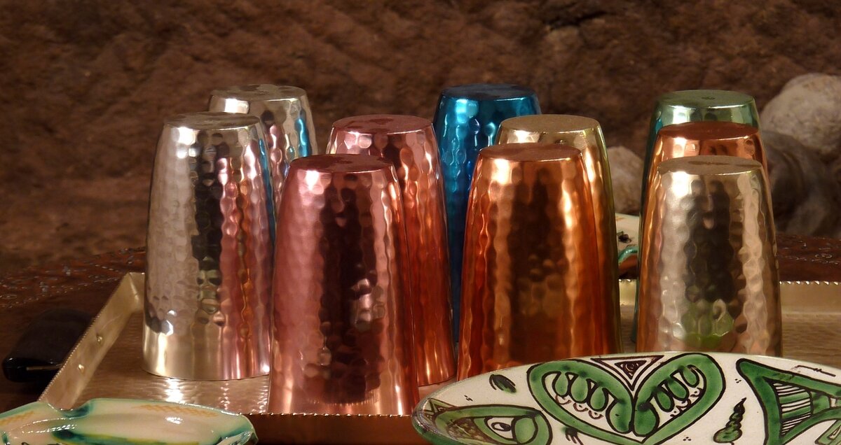 Если постараться, то можно найти качественные наборы ручной работы.