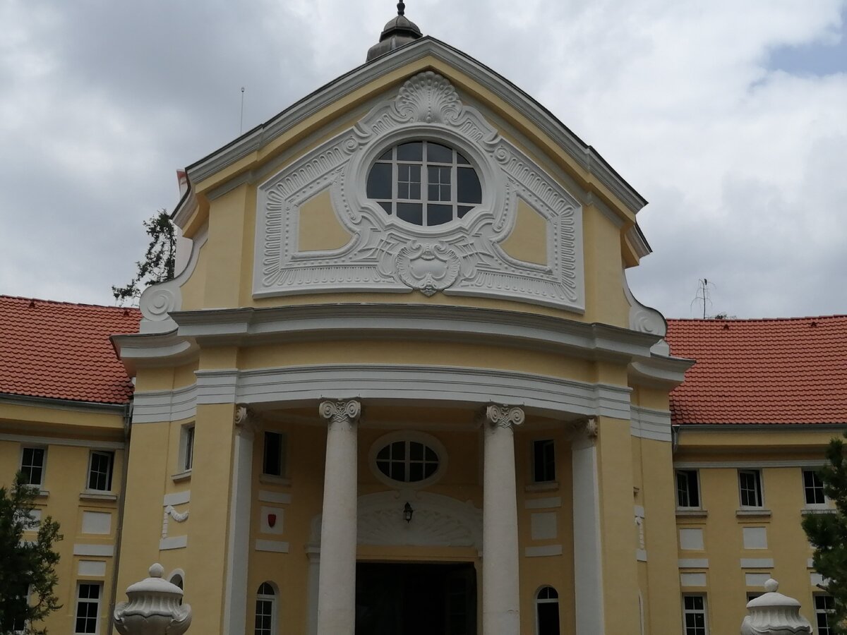 центральные минеральные бани в г.Банкя