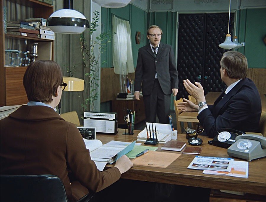                                                        Кадр из фильма "Служебный роман" , 1977г