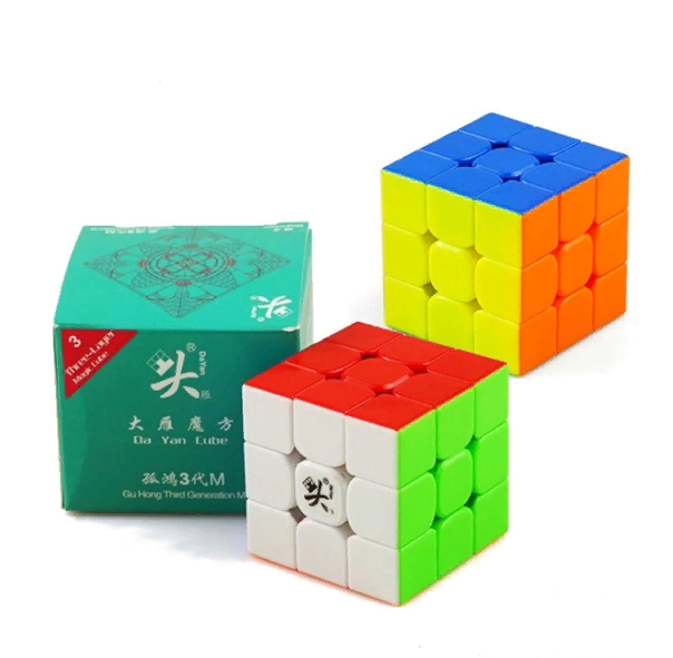 Этот куб является магнитным и бюджетным одновременно, это то за счет чего он попал сюда. Фирма DaYan она из моих любимых так как она имеет как бюджетные, так и более дорогие головоломки. Это бюджетная версия магнитного куба от DaYan но она не сильно отличается от более дорогого аналога.