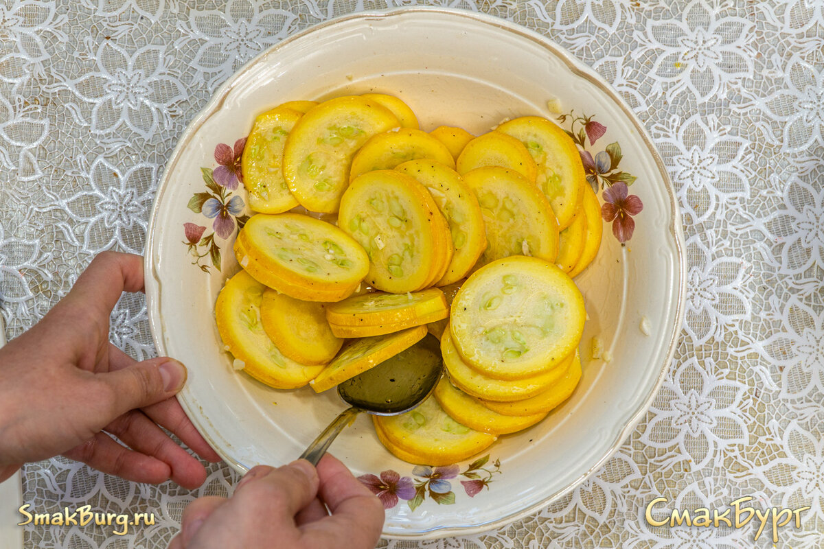 Сочная запеканка из кабачков и помидоров - вкуснейшее блюдо для всей семьи  | СмакБург | Дзен