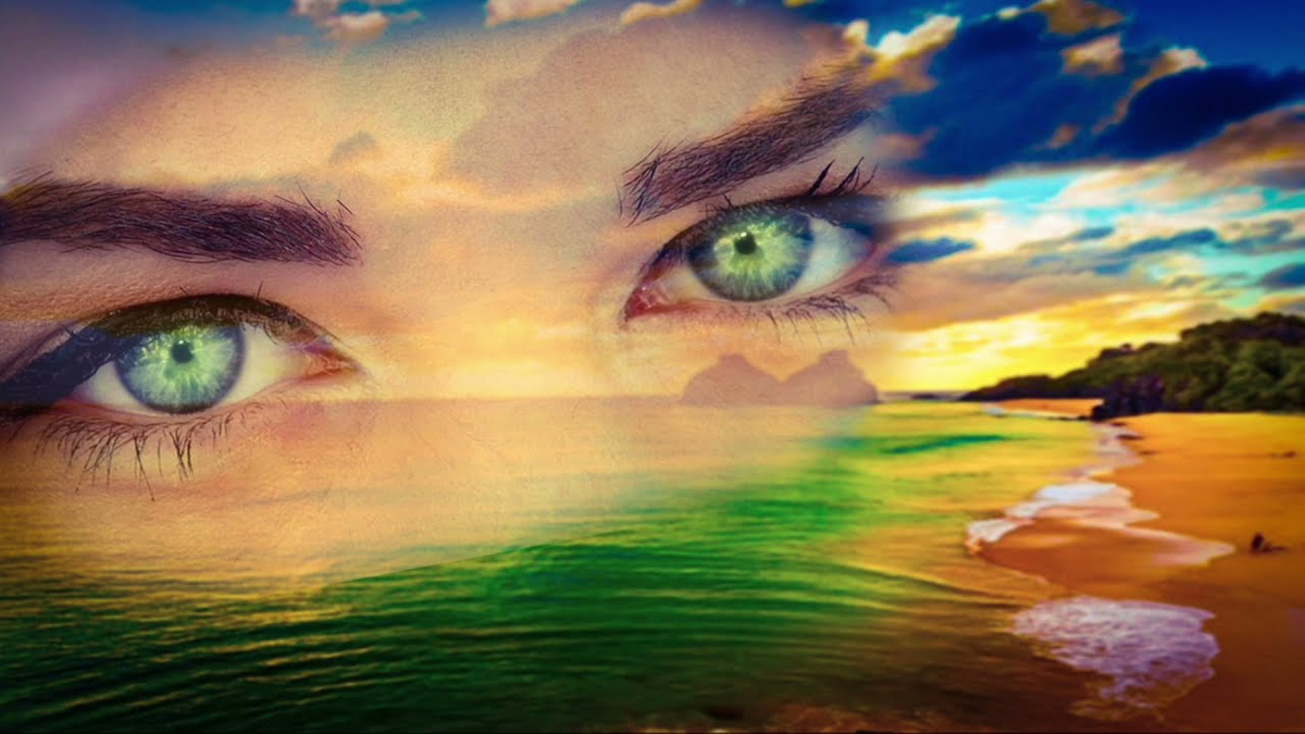 Сияющие глаза. Глаза на фоне моря. Красивые глаза в небе. Синие глаза. Глаза на фоне неба.