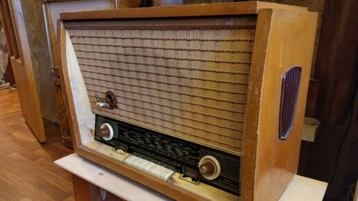 Реставрация ламповой радиолы - снимаем старый лак | Шарапов | Дзен