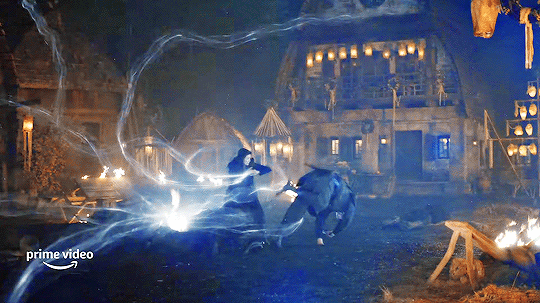 Морейн и Лан Мандрагоран в бою (гифка с сайта www.tumgir.com).