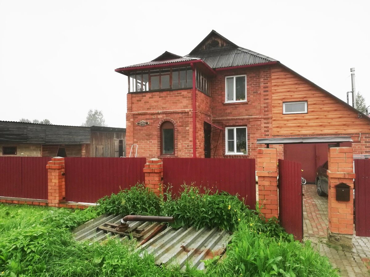 стало (справа видим трубу котельной) ну и траву тут я подзапустил, конечно - каюсь ))